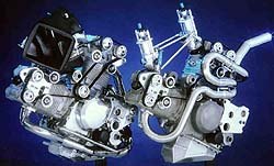 a technical look inside the hunwick hallam design motorcycle com, 1350cc Boss Engine left 1000cc Superbike Engine right