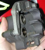 disc brake tech, Internals of Front Caliper