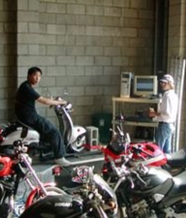 motorcycle com, MO Does That s who Really now who else luvs ya enough and has nothing better to do than to satisfy your burning desires Well the one about which scooter makes more horsepower at least