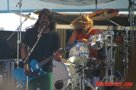 love ride 25 and california bike week, Dave Grohl howls out one of many Fighter hits