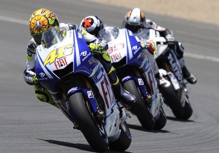 motogp 2009 jerez results, Fiat Yamaha s Valentino Rossi and Jorge Lorenzo ahead of the surprising Randy de Puniet from the Playboy sponsored LCR Honda