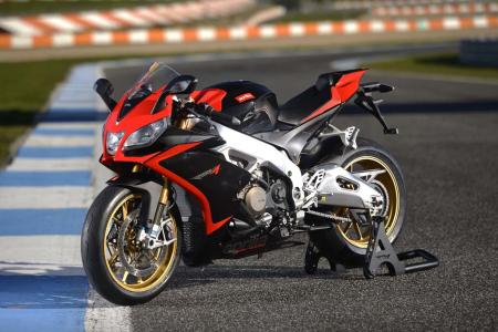 2013 aprilia rsv4 r aprc abs and rsv4 factory aprc abs review motorcycle com, The Aprilia RSV4 has won two World Superbike titles in just four years of competition adding another chapter to Aprilia s racing legacy