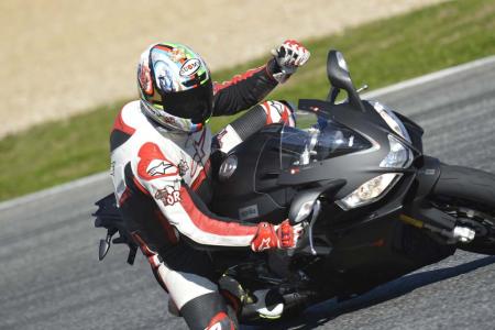 2013 aprilia rsv4 r aprc abs and rsv4 factory aprc abs review motorcycle com, An added benefit from the addition of ABS is a redesigned fuel tank that holds 0 4 gallon more fuel and provides better support during cornering