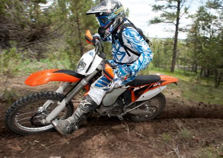 2012 ktm 350 xcf w review motorcycle com, Our first ride on the 350 was a bit of a letdown after riding the 450 The smaller engine pulls so smoothly it s almost boring Smooth doesn t mean slow however especially when it s slippery and you ve already spent three hours in the saddle