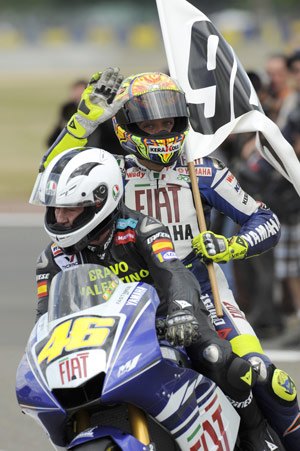 milestone win for rossi, Valentino Rossi lets ngel Nieto take the controls in a victory lap celebrating his 90th career victory