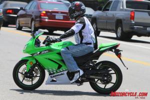 2010 kawasaki ninja 250r review motorcycle com, Add bags and you ll have an able commuter