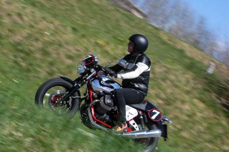 2012 moto guzzi v7 lineup review motorcycle com, With loads of old school cool and modern reliability the 2012 Moto Guzzi V7 Racer turns heads wherever it goes The V7 lineup is much improved for the new year including major revisions to its 744cc V Twin
