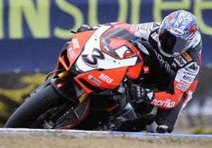 wsbk spies wins at phillip island, Max Biaggi came close to earning the first podium position for the new Aprilia WSBK team