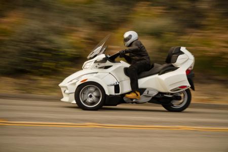 2011 can am spyder rt limited review video motorcycle com, The Can Am Spyder RT Limited provides a comfortable and stable platform that can appeal to riders unsure of supporting a large touring two wheeler