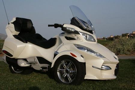 2011 can am spyder rt limited review video motorcycle com, If you purchase a Can Am Spyder be prepared for the attention it generates