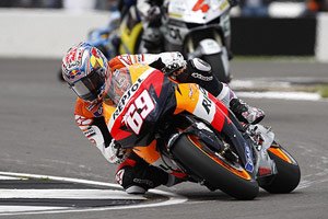 motorcycle com, Nicky Hayden convinced Repsol Honda to let him run on the new pneumatic valve engine at Donington