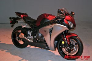 first look 2008 honda cbr1000rr motorcycle com, Swoopy and smooth lines are intended to make the new CBR1000RR recognizable as distinctly Honda according to American Honda s Jon Seidel