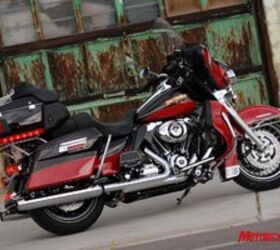 2010 harley davidson electra glide ultra limited review motorcycle com, Our test bike was painted in this classy two tone combo of Scarlet Red and Vivid Black