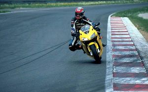 2003 cbr 600 track test motorcycle com, MO streaking behind the pack with our CBR600RR coverage