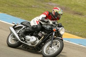 triumph thruxton 900 motorcycle com, As I started to get into a rythm braking later and later into turns if not downright trail braking into them the front binder s power and feel left a good impression