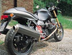 moto guzzi v11 scura motorcycle com, Scura means dark As in dark carbon fiber panelling and mufflers