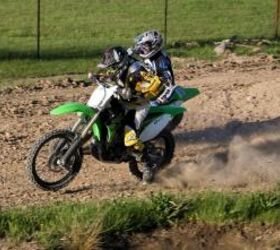 2011 kawasaki kx450f review motorcycle com, We had a riot confusing photographers by switching test riders back and forth between 2011 and 2010 models We prefer the smoother 2011 model most of the time The 2010 does pull harder off the bottom end of the powerband