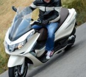 2012 piaggio x10 500 executive review motorcycle com, We were impressed with the fairly tight turning radius of the X10 500 Executive