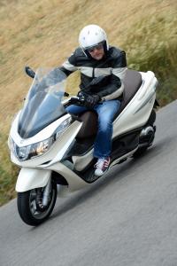 2012 piaggio x10 500 executive review motorcycle com, We were impressed with the fairly tight turning radius of the X10 500 Executive