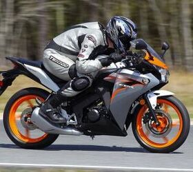 2011 honda cbr125r review motorcycle com, Tuck in all you can and you might see 75 mph on the speedo
