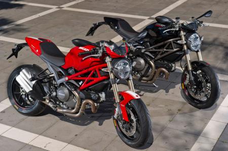 2011 ducati monster 1100 evo review motorcycle com, Ducati retained all that we liked about the previous model Monster 1100 in the new EVO 1100 and adds to it worthwhile updates and enhancements while at the same time keeping consumers tightly held pocket books in mind Grazie Ducati