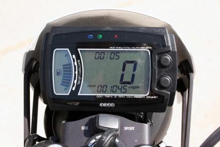 2011 zero xu review video motorcycle com, For 2011 Zero has cleaned up the instrument panel and made it completely digital It s still odd to see a fuel pump icon in the battery life indicator