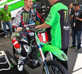 inside the 2013 supercross works bikes motorcycle com, Ryan Villopoto and his mechanic Mike Wilkinson are almost inseparable at the races The two have been working together for several years and there is arguably not a better combination on the circuit