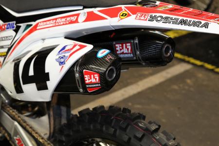 inside the 2013 supercross works bikes motorcycle com, Windham prefers to use Yoshimura s dual exhaust setup It adds a bit of weight but can radically impact power output and delivery
