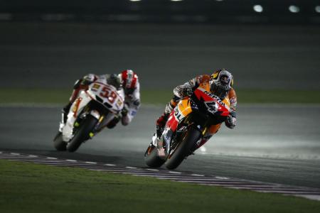 motogp 2011 qatar results, Andrea Dovizioso 4 and Marco Simoncelli 58 were also competitive on Honda machines finishing fourth and fifth respectively