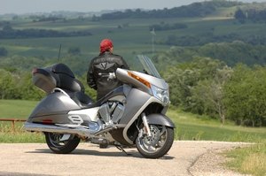 2008 victory vision first ride motorcycle com, This new tourer from Victory is called the Vision as it s meant to have a forward looking style that will still be fresh years from now Your mileage may vary