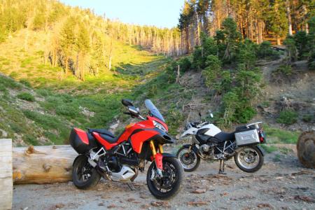 2010 ducati multistrada 1200 vs bmw r1200gs motorcycle com, The GS stands at attention ready for rugged backcountry exploring At this proposition the Multi takes a more relaxed attitude deciding instead a 120 mph blitz up the canyon followed by a leisurely stop for a cappuccino is about all the adventure it d prefer