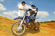 2003 yamaha yz450f motorcycle com, Don Dudek offers some advice to the exhausted Hatch