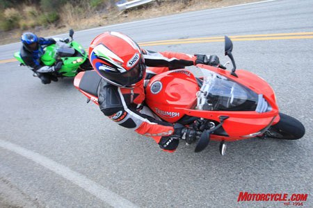 2009 kawasaki zx 6r vs triumph daytona 675 motorcycle com, The torque heavy Daytona can give the high revving Ninja a run for its money