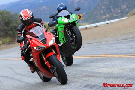 2009 kawasaki zx 6r vs triumph daytona 675 motorcycle com, Fun in and out of every corner