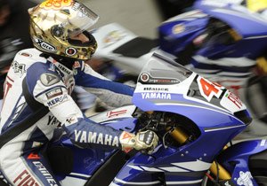 lorenzo in cast for ten days, Despite suffering numerous injuries Lorenzo sits fourth in the championship standings