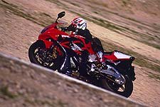 2001 open class shootout motorcycle com, The Honda is the only machine whose suspension clickers we didn t have to twist all day at the track