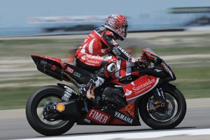 haga treated for broken collarbone, Breaking his collarbone in three places didn t stop Noriyuki Haga from competing in both World Superbike races at Miller Motorsports Park