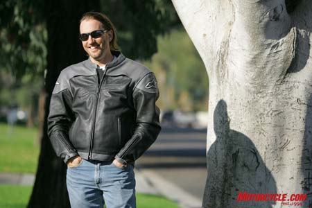 alpinestars ice leather jacket review, The Alpinestars Ice leather jacket is a great styling compromise between the classic but subtle all around look and a more modern appeal