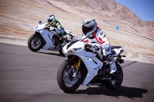 2013 mv agusta f3 675 vs 2012 triumph daytona 675r video motorcycle com, Modern mid displacement sporting Triples once the sole domain of Triumph are now being infringed by MV Agusta and its growing three cylinder line up