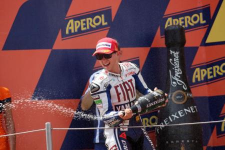 motogp 2010 catalunya results, Jorge Lorenzo appears unstoppable with five wins in seven rounds including three wins in a row