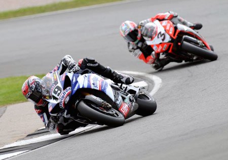 wsbk 2009 donington park results, Ben Spies left has ten wins on the season while Max Biaggi had his best result of the season in Race 1