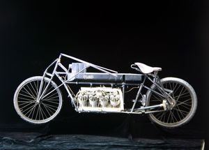 1907 curtiss v 8, Curtiss 136MPH motorcycle weighed 275Lbs and held the outright World Land Speed Record for eleven years
