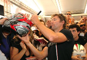 wsbk 2009 monza results, Retired 2008 WSBK Champion Troy Bayliss made an appearance at Monza before heading to Mugello to test the Desmosedici GP9 for Ducati s MotoGP project