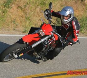 2008 aprilia sxv 5 5 review motorcycle com, Nearly 10 000 for a 550cc streetbike sounds expensive until you ride one