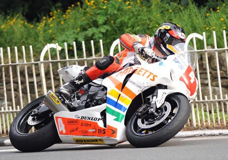 2009 isle of man tt superstock results, Ian Hutchinson won the Isle of Man TT Superstock and Supersport races on the same day
