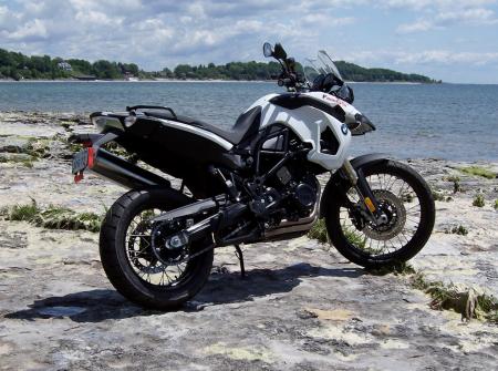 2010 bmw f800gs review motorcycle com, We never thought we d fall for a big 800cc street bike on stilts but we did We bet you will too