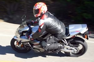 2005 cbr600rr street test motorcycle com, There s no denying this bike has a bit more edge to it than the rest of the class but when you re blitzing through your favorite windy road it all makes perfect sense