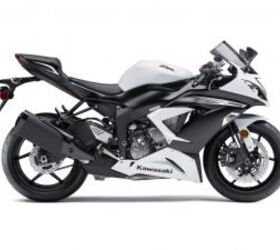 2013 kawasaki ninja zx 6r preview motorcycle com, Photos don t give the Pearl Stardust White color scheme justice The matte white features a faint pearl finish which really pops in the sun