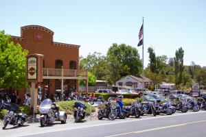 kenny roberts american heroes benefit dinner video, Jamestown Harley Davidson hosted the post ride celebrations