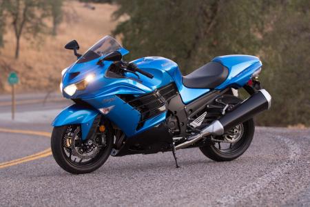 2012 kawasaki zx 14r vs 2012 suzuki hayabusa le video motorcycle com, For 2012 the Kawasaki ZX 14R triumphed over all challengers It s not only our choice for best hypersportbike but also our choice for motorcycle of the year